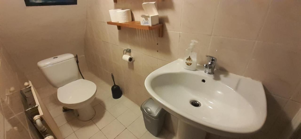 Iru, Not For Parties, Not A Hotel, Room With No Kitchen Amsterdam Exteriör bild